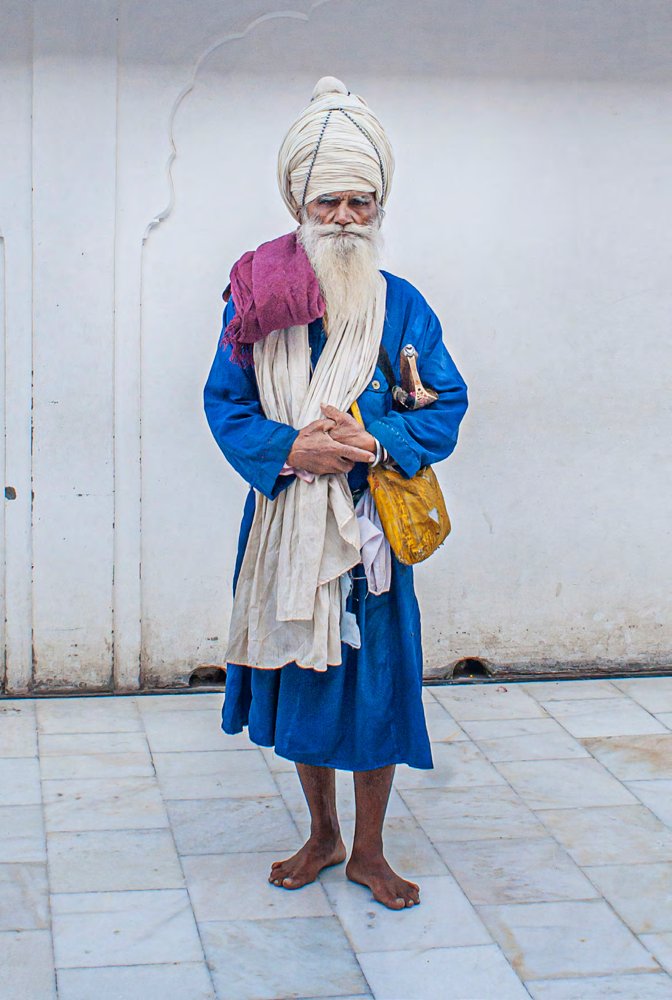 PRAYER. GOLDEN TEMPLE, AMRITSAR