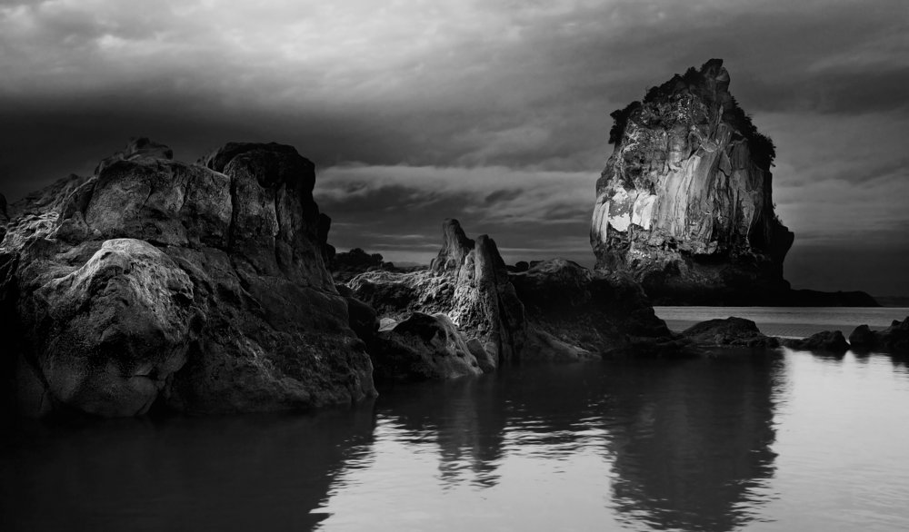 RAPANUI SHAG ROCK. SUMNA BEACH