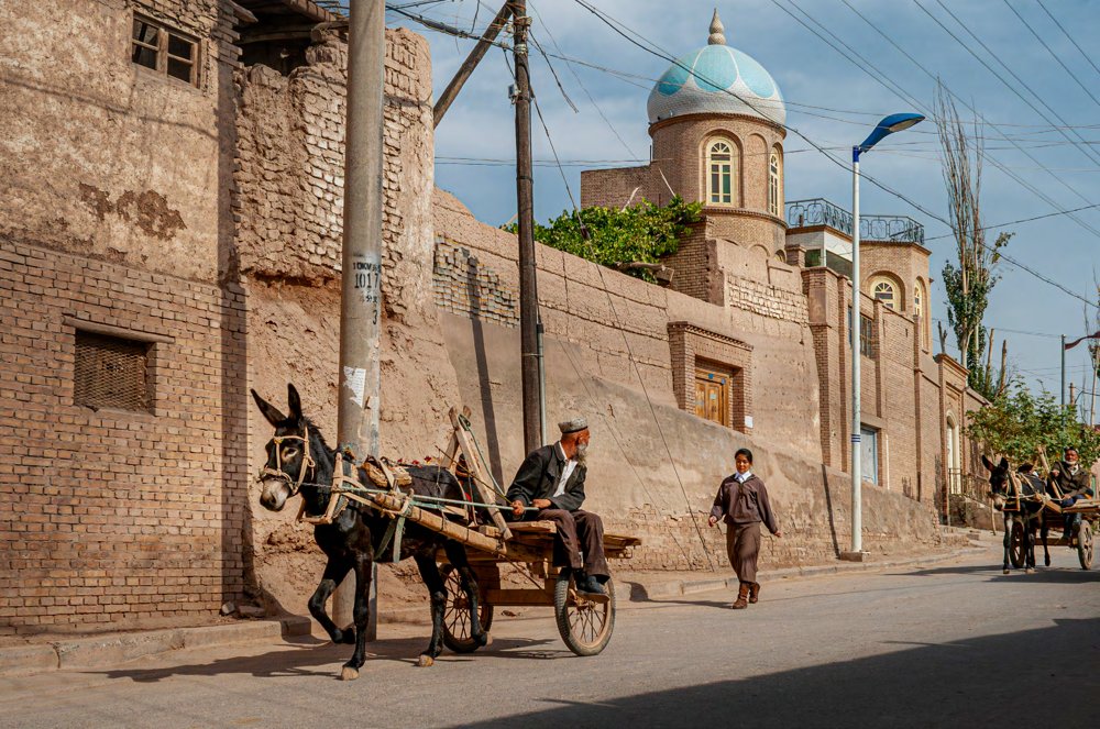 ANOTHER ROAD. OLD TOWN, KASHGAR